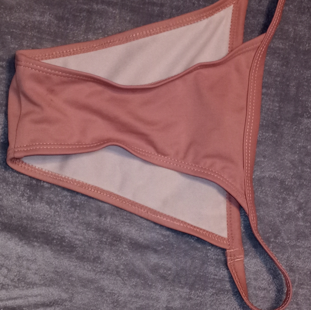 Bikini - Picture 4 of 7